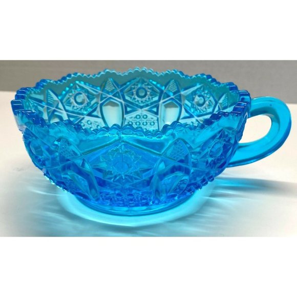 Blue Quintec Heritage Pattern Handled Nappy Dish with Sawtooth Rim 7" Across - Picture 9 of 10